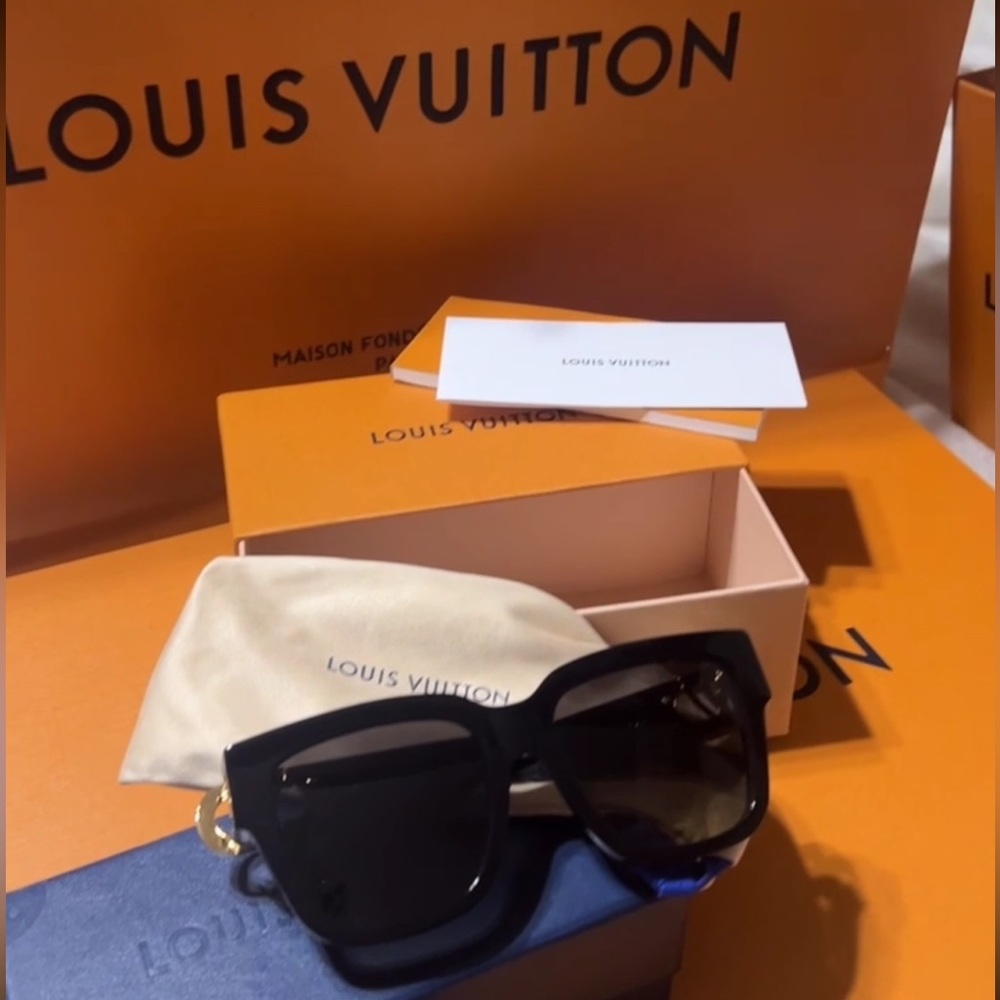 LOUIS VUITTON Link PM Square Sunglasses - Picture 3 of 14